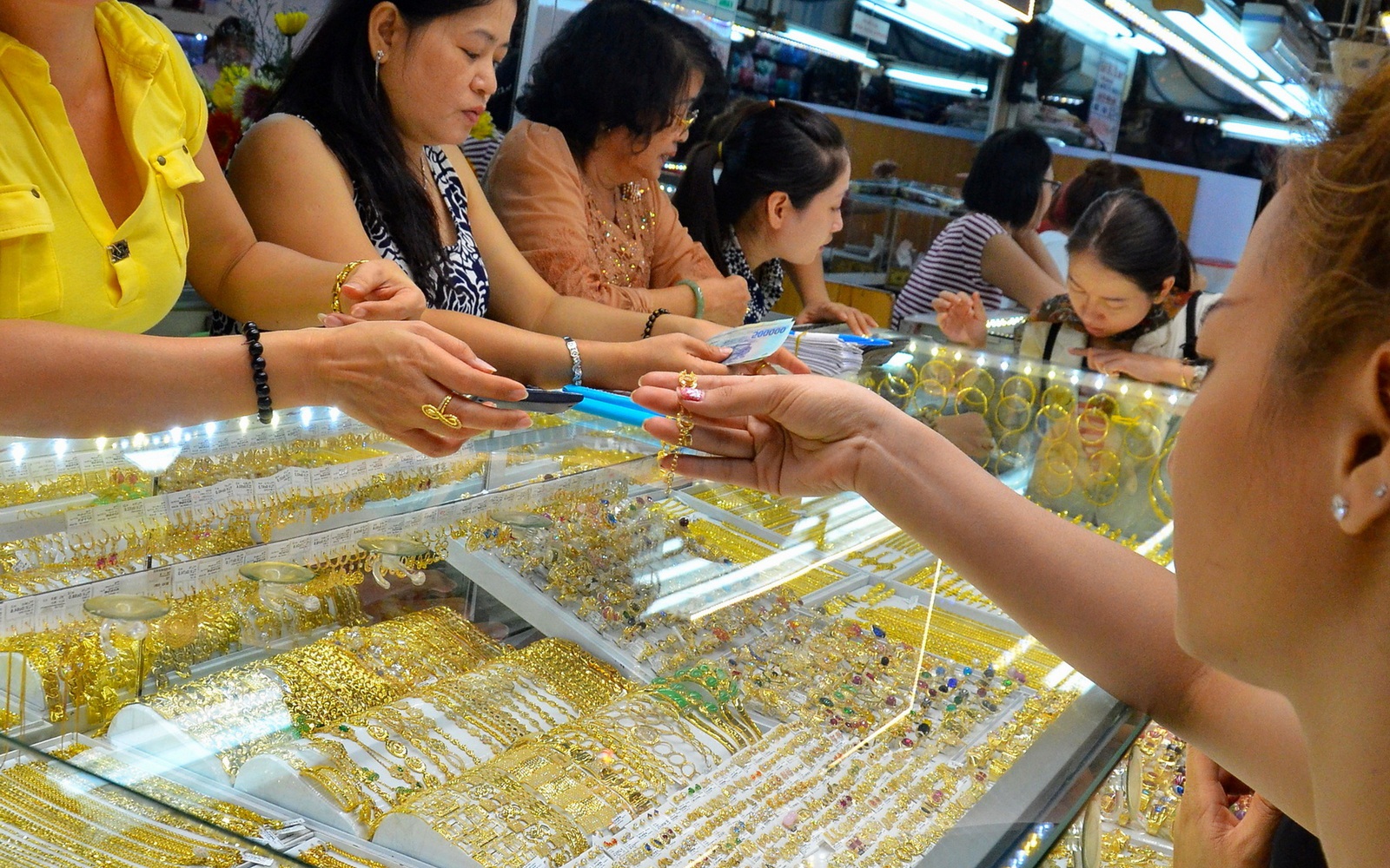 Chiều 19-9, giá vàng miếng SJC và vàng nhẫn cùng ổn định- Ảnh 1.