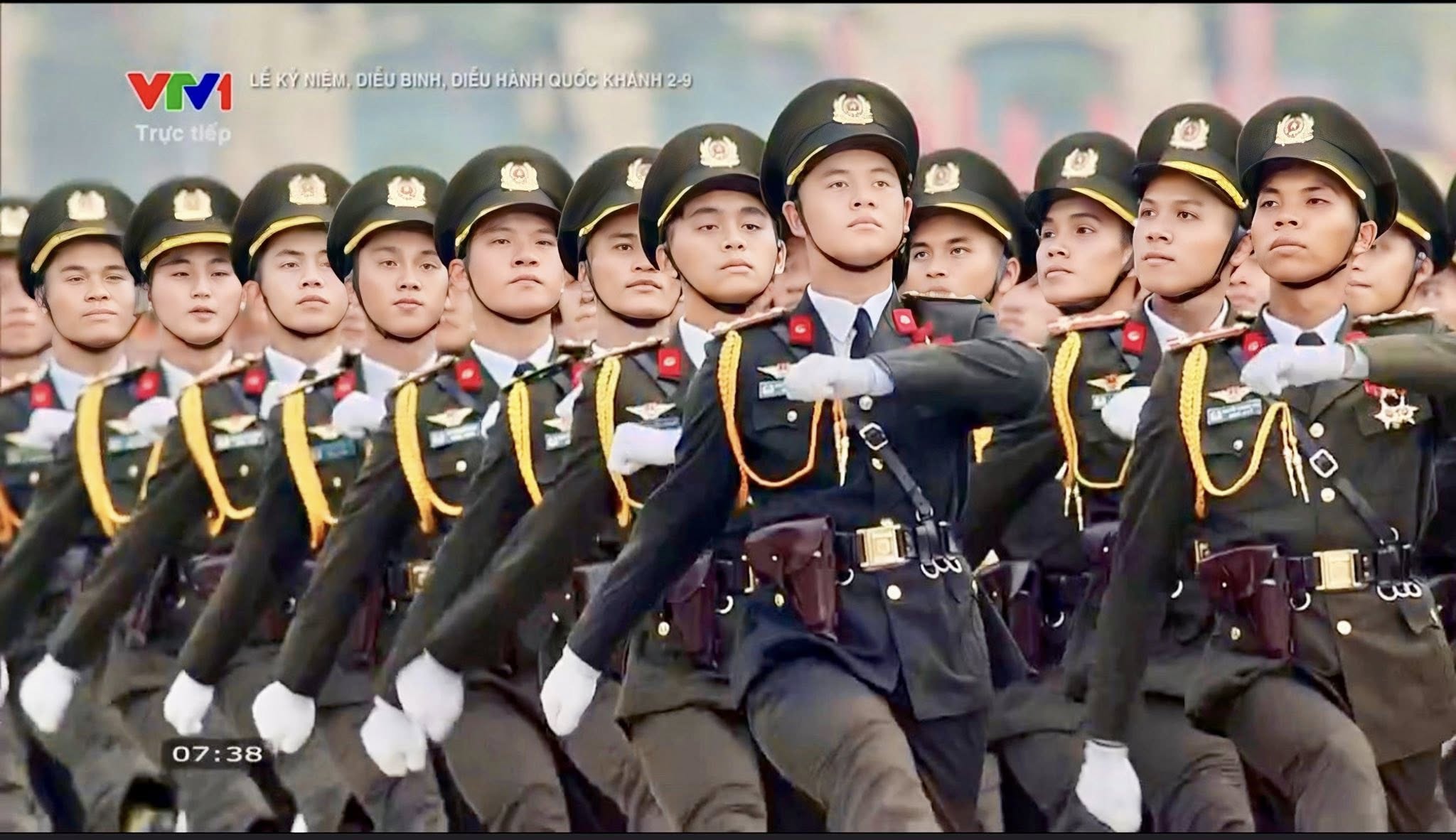 VTV "đốn tim" khán giả bằng những hình ảnh "tuyệt đối điện ảnh" trong lễ diễu binh - Ảnh 8.