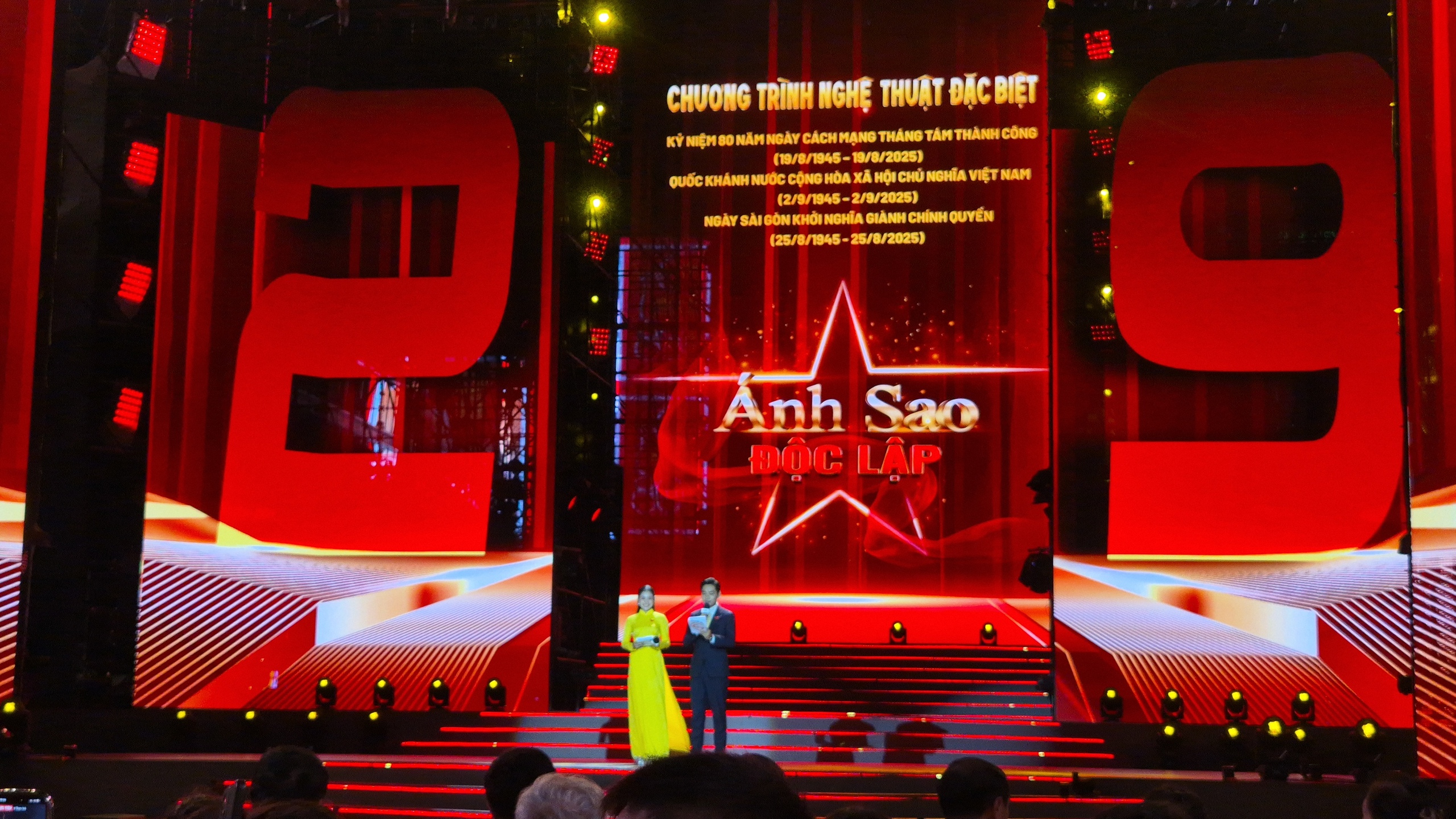 TP HCM lấp l&aacute;nh "&Aacute;nh sao độc lập" - Ảnh 5.