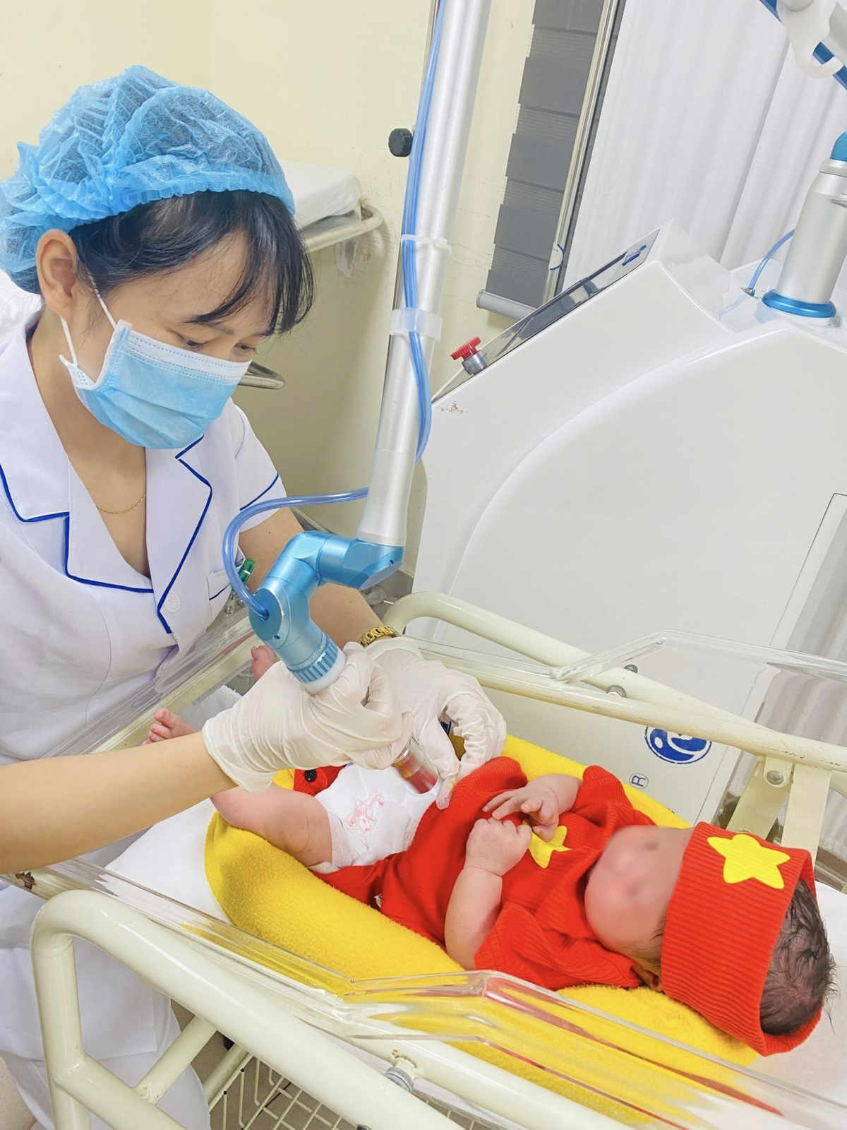 Những em bé chào đời đúng dịp Quốc khánh 2-9 - Ảnh 3.