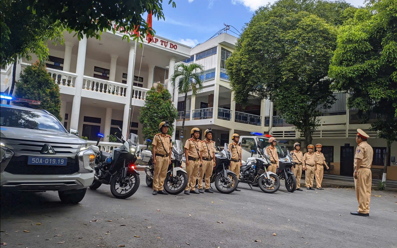 Chiều nay, CSGT ra quân đảm bảo người dân quay trở lại TP HCM an toàn