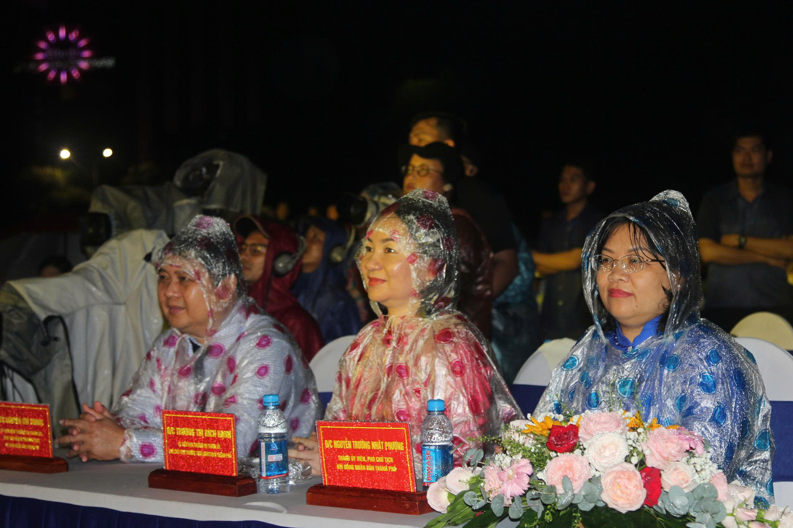 Mãn nhãn với màn bắn pháo hoa tuyệt đẹp tại phường Bình Dương, TP HCM- Ảnh 3.