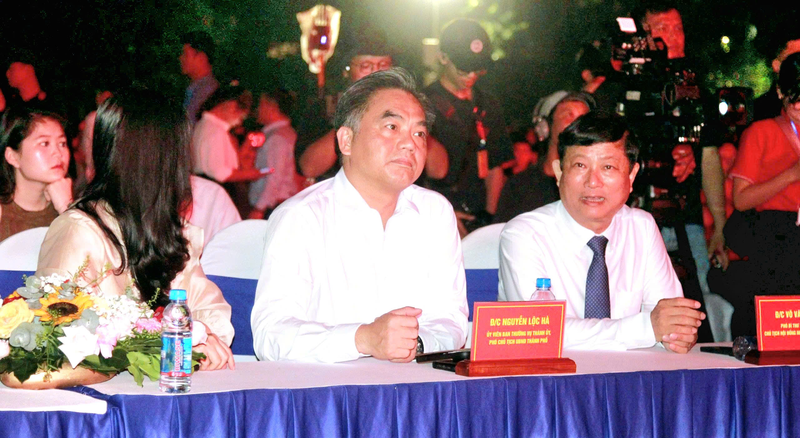 TP HCM: Hàng ngàn người dân đội mưa ngắm pháo hoa mừng Quốc khánh- Ảnh 23.