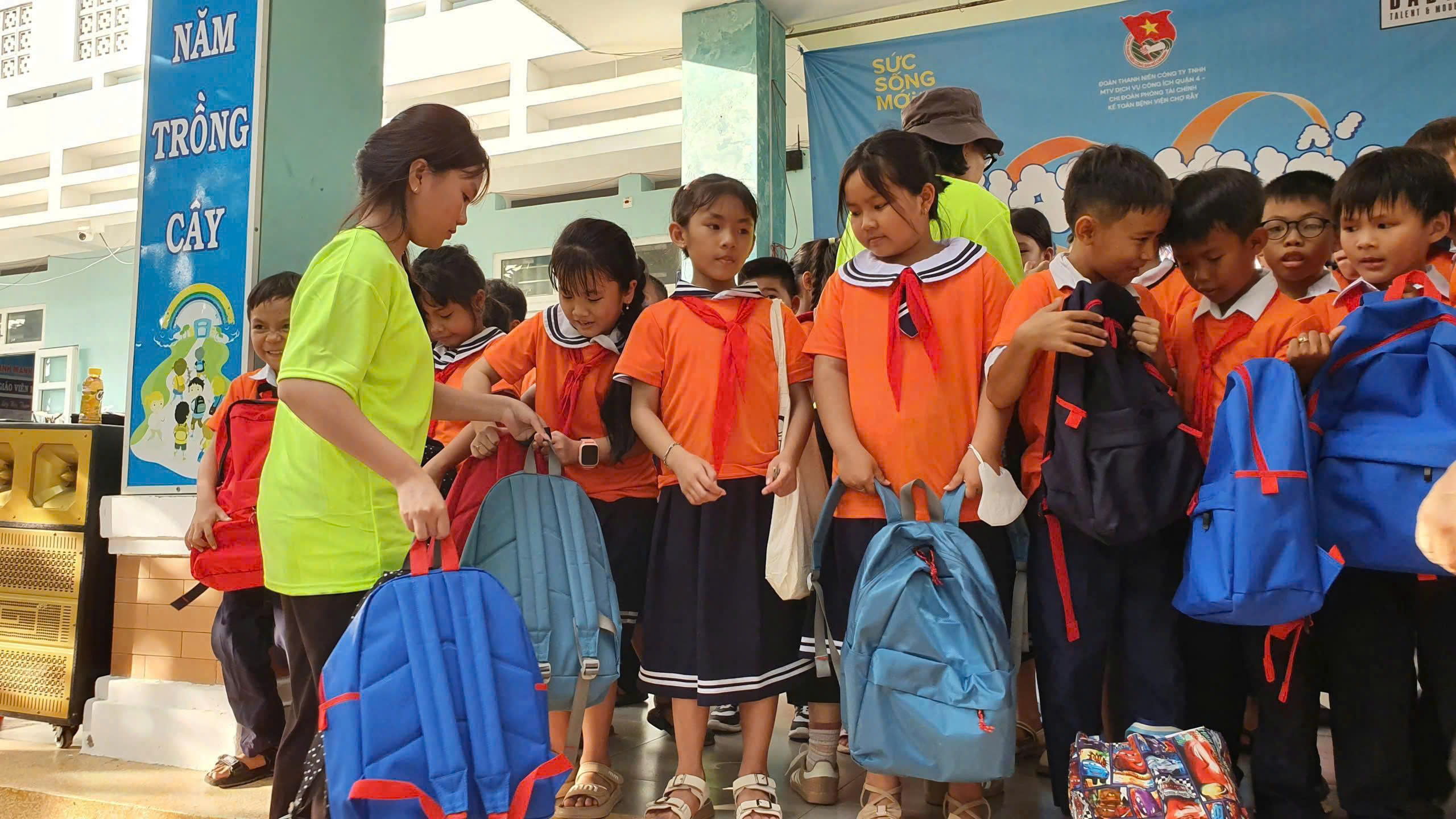Gieo hạt mầm nhân ái - Ảnh 1.