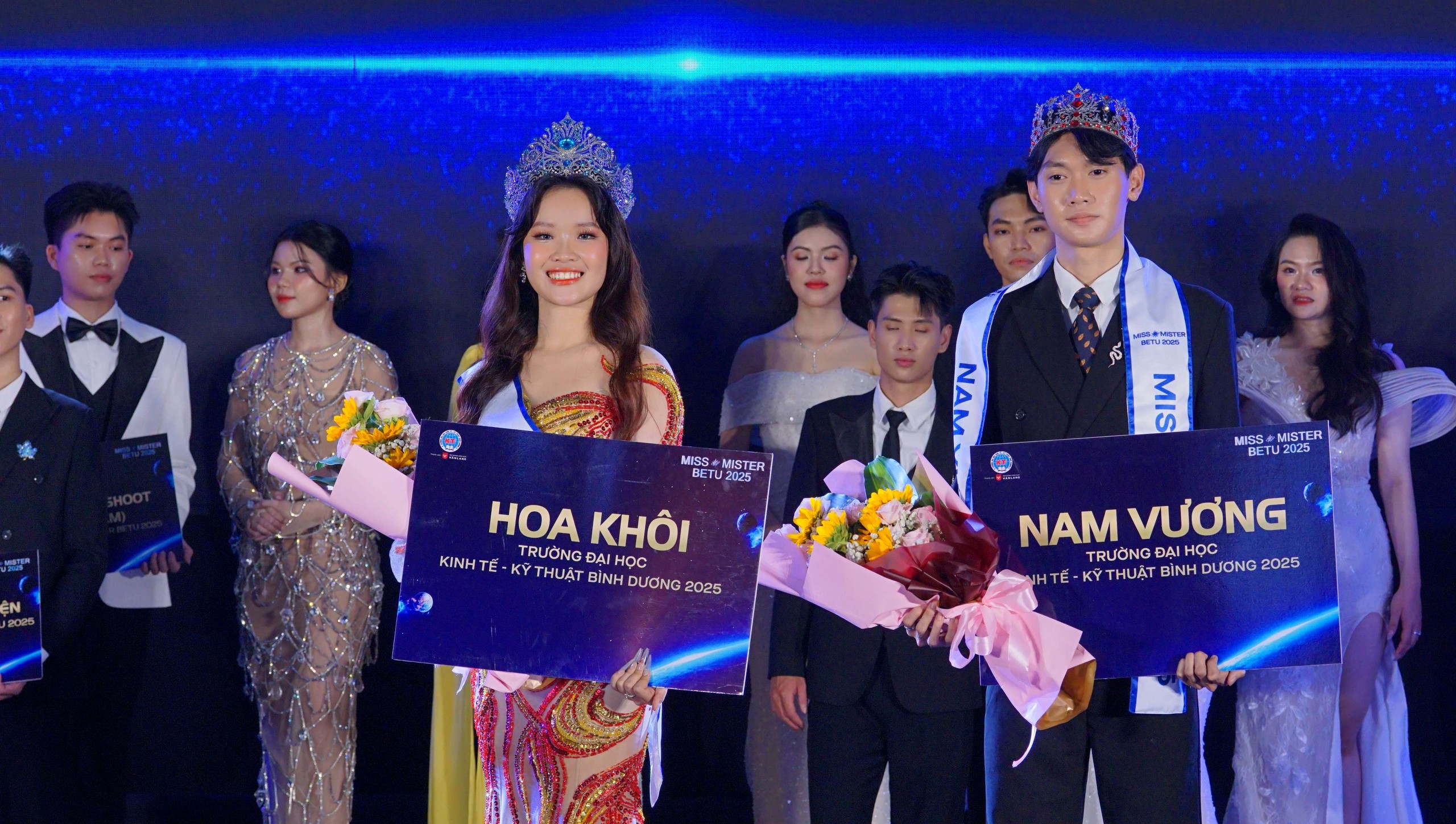 Tìm thấy hoa khôi và nam vương của trường BETU
- Ảnh 1.