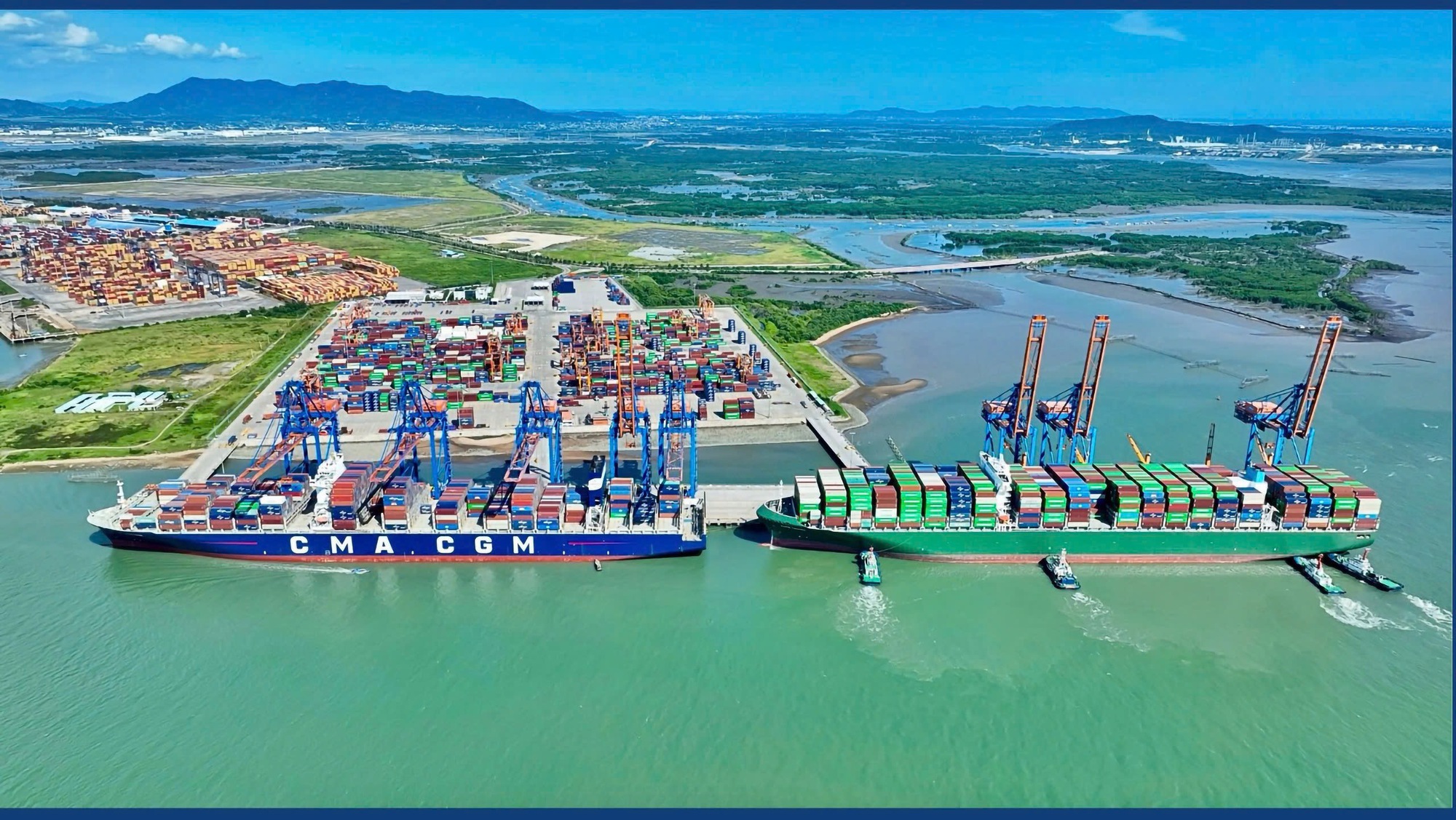 Chủ tịch UBND TP HCM Nguyễn Văn Được khảo sát
tiềm năng phát triển cảng biển- Ảnh 4.