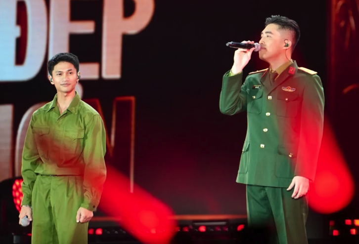 Vũ. và Nguyễn Hùng khiến vạn khán giả thổn thức với "Còn gì đẹp hơn" - Ảnh 3.