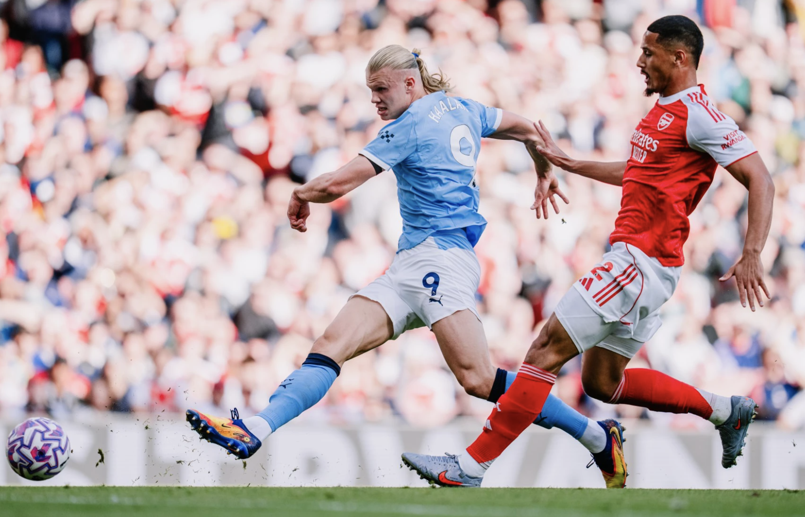 Arsenal v&agrave; Man City n&iacute;u ch&acirc;n nhau ở đại chiến, Liverpool hưởng lợi ng&ocirc;i đầu- Ảnh 2.