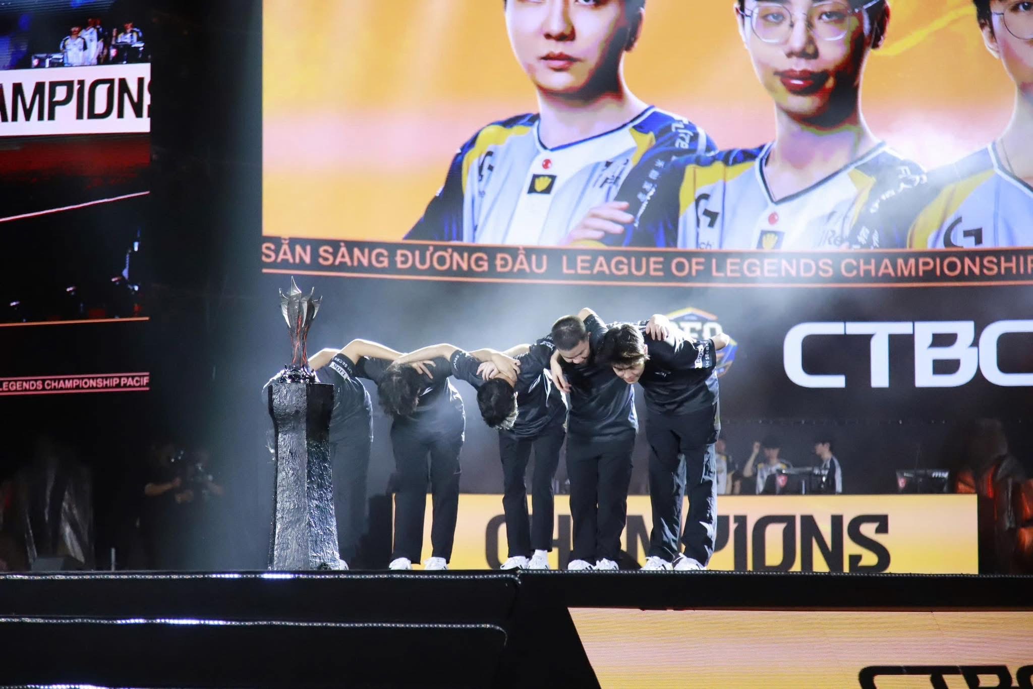 ESport: CFO đăng quang LCP 2025, TSW viết tiếp lịch sử cho "Li&ecirc;n minh huyền thoại" Việt Nam- Ảnh 3.