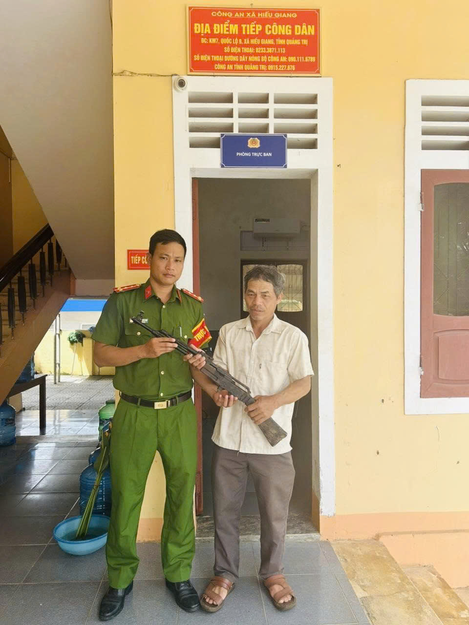 Một người d&acirc;n ở Đồng Nai giao nộp gần 1.400 vi&ecirc;n đạn- Ảnh 2.
