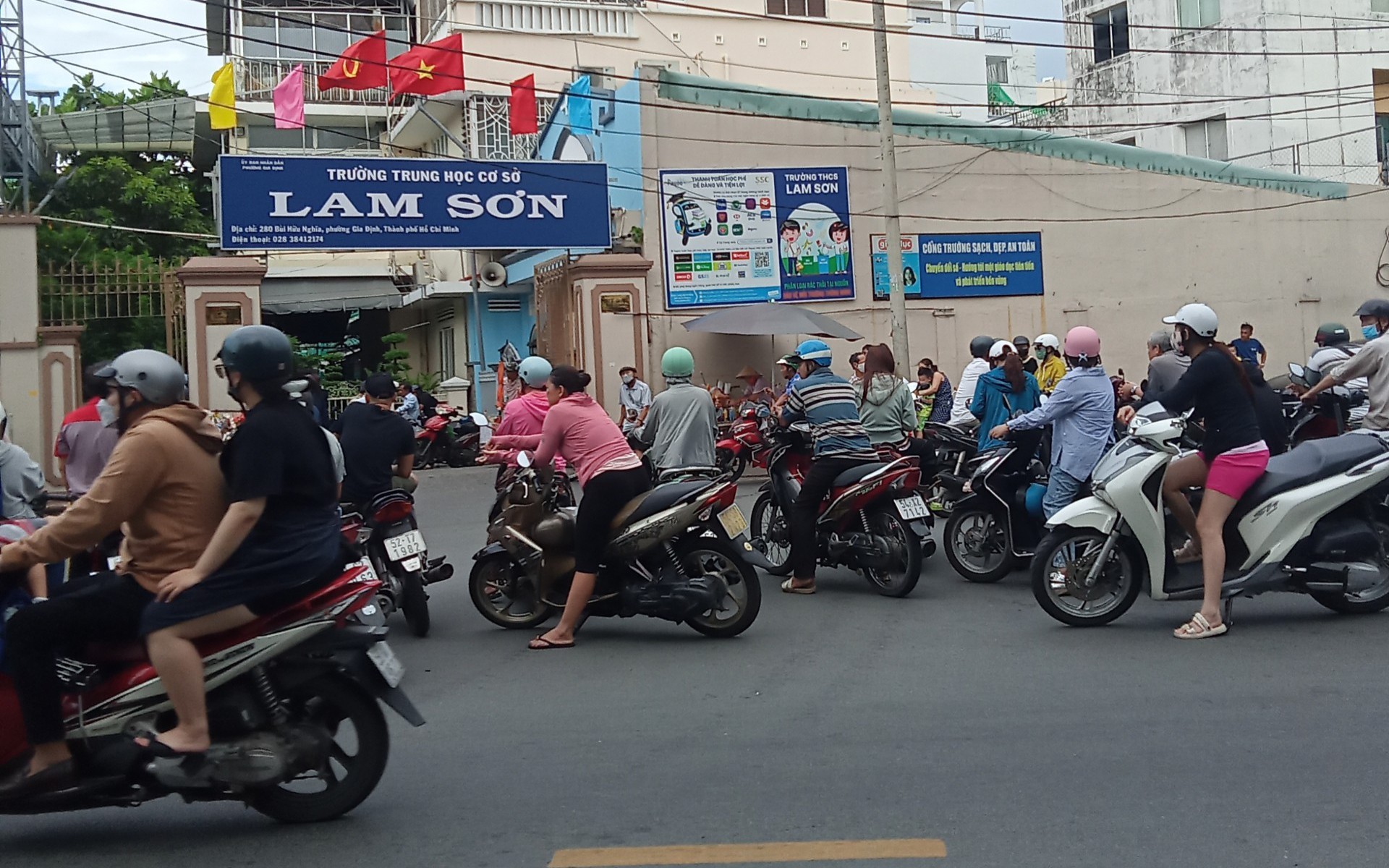 Hình ảnh phản cảm