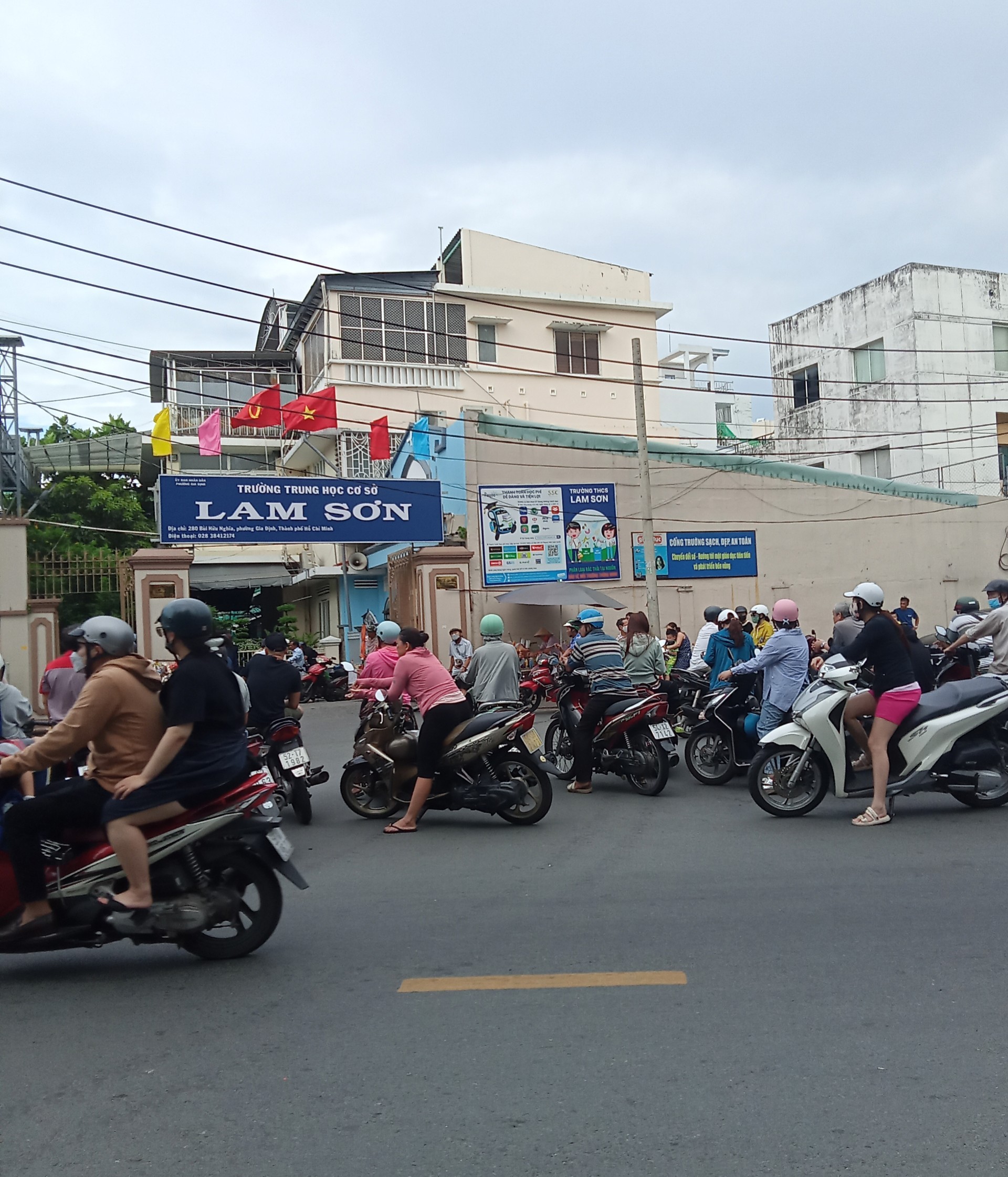 Hình ảnh phản cảm- Ảnh 1.