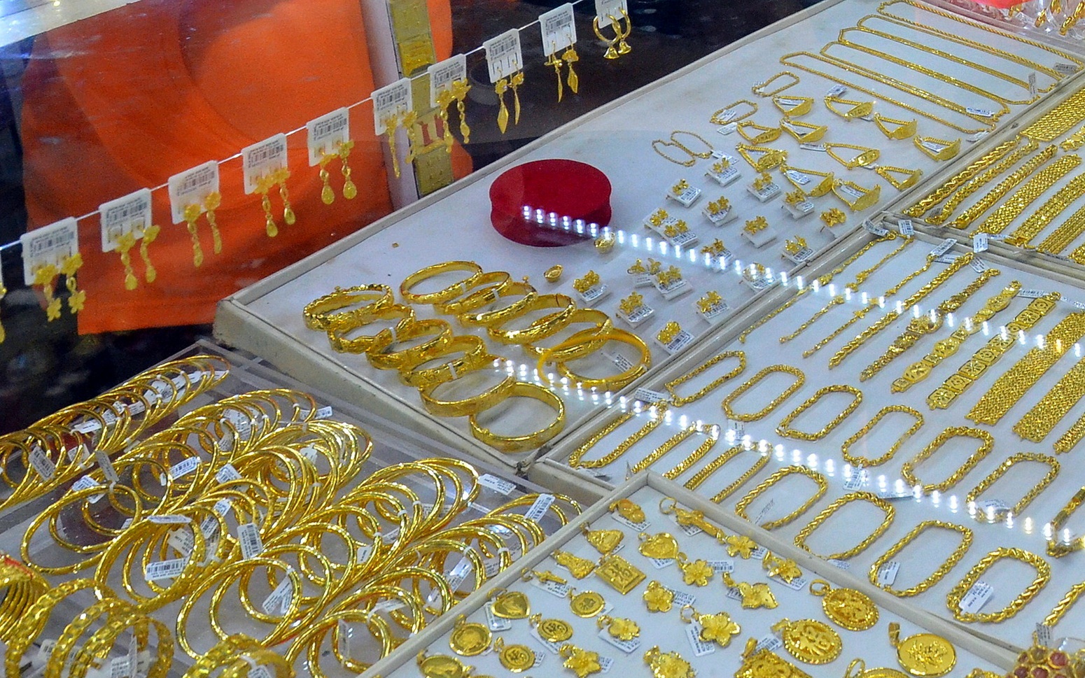 Giá vàng hôm nay 21-9: Vàng miếng SJC, vàng nhẫn cùng tăng trở lại