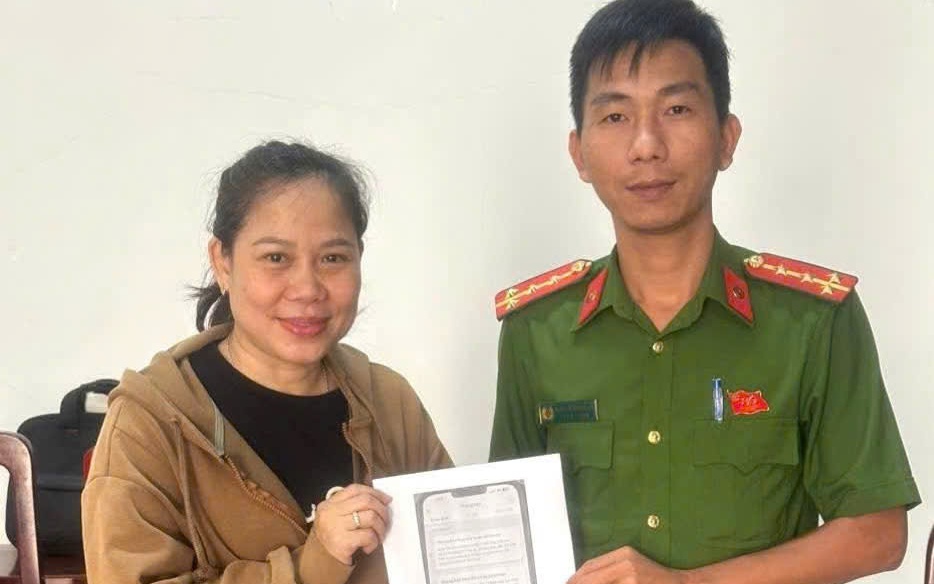 Người phụ nữ ở Tây Ninh vui mừng nhận lại 190 triệu đồng chuyển nhầm