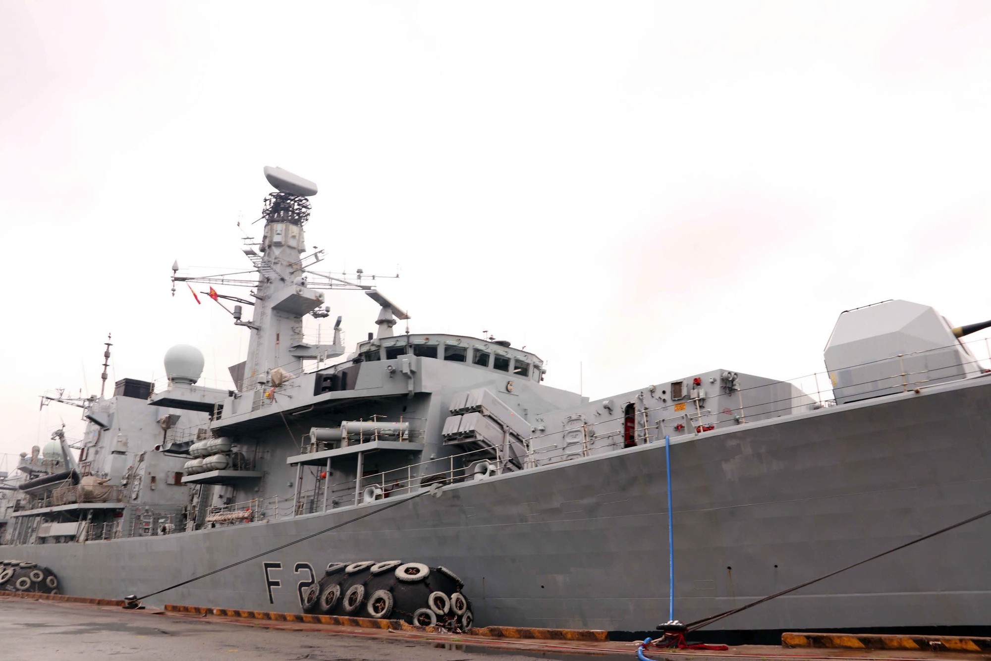 T&agrave;u Hải qu&acirc;n Anh HMS Richmond trở lại Việt Nam- Ảnh 4.