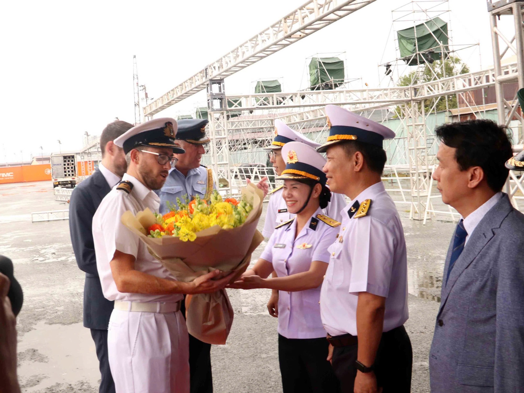 T&agrave;u Hải qu&acirc;n Anh HMS Richmond trở lại Việt Nam- Ảnh 3.
