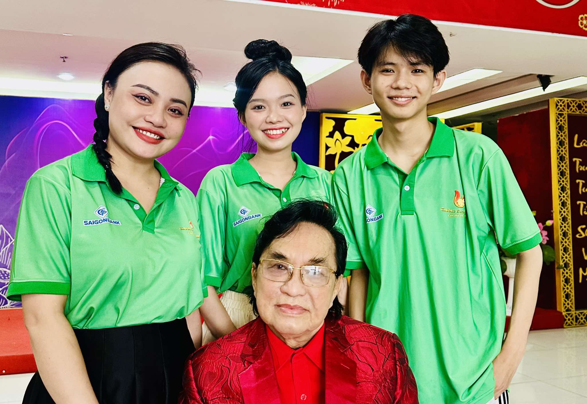 Minh Vương, Thanh Tuấn trút hết nỗi niềm với 3 thí sinh chung kết xếp hạng "Chuông vàng vọng cổ"- Ảnh 2.
