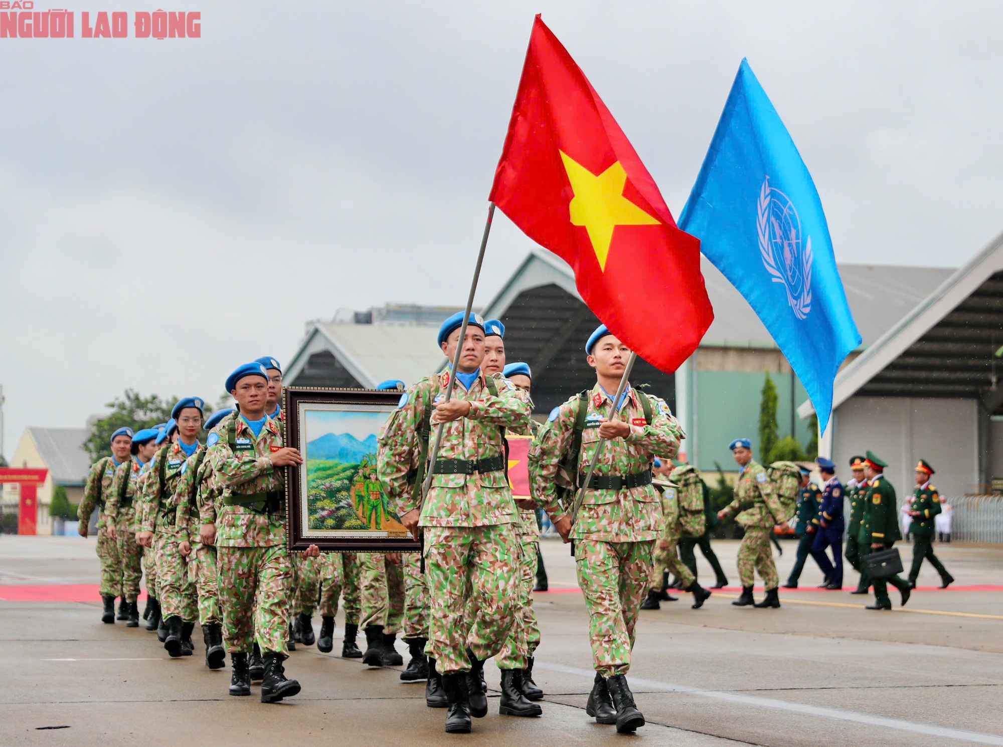 Khoảnh khắc tiễn lực lượng mũ nồi xanh sang Nam Sudan làm nhiệm vụ - Ảnh 8.