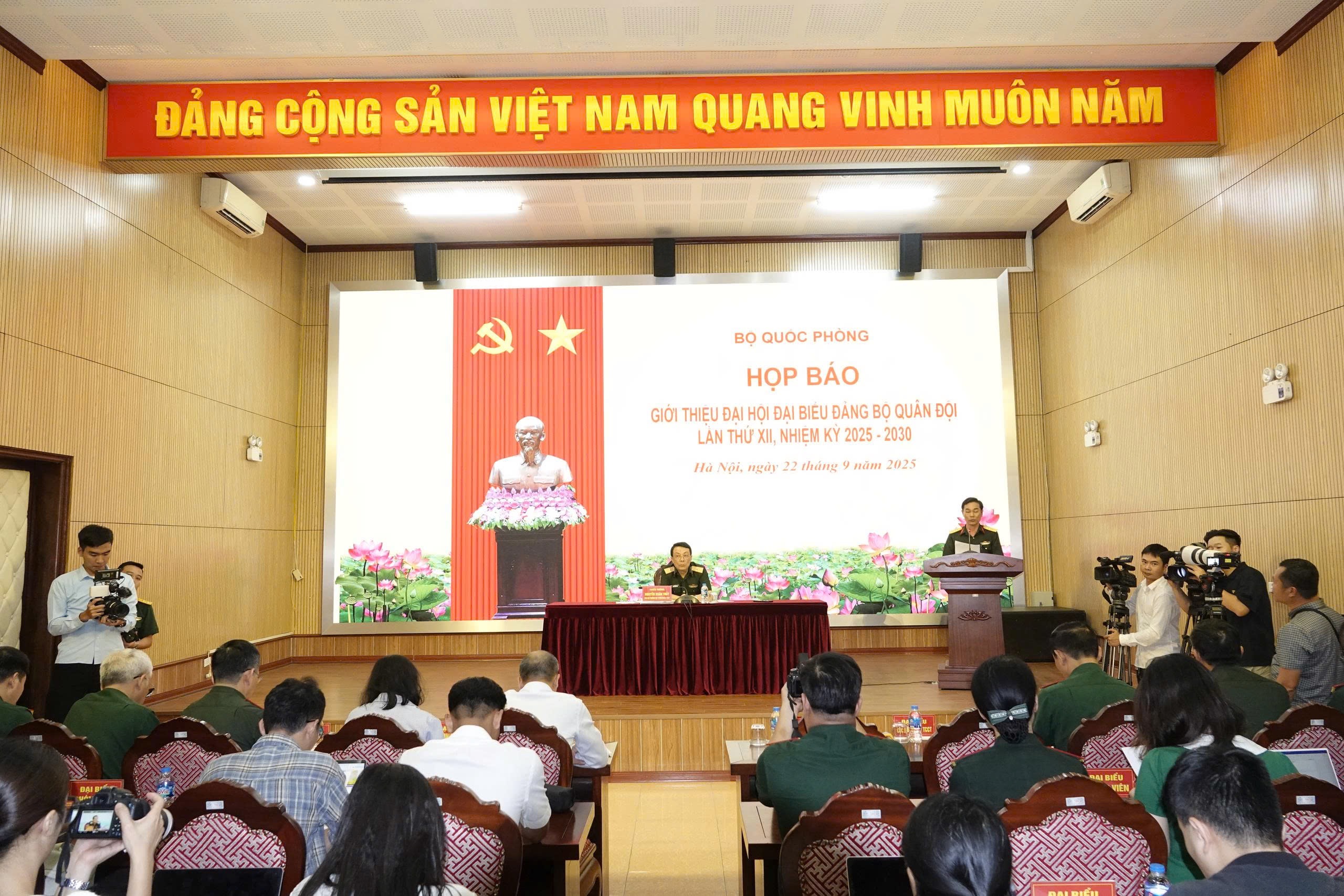 Tổng B&iacute; thư T&ocirc; L&acirc;m tham dự Đại hội đại biểu Đảng bộ Qu&acirc;n đội lần thứ XII - Ảnh 1.