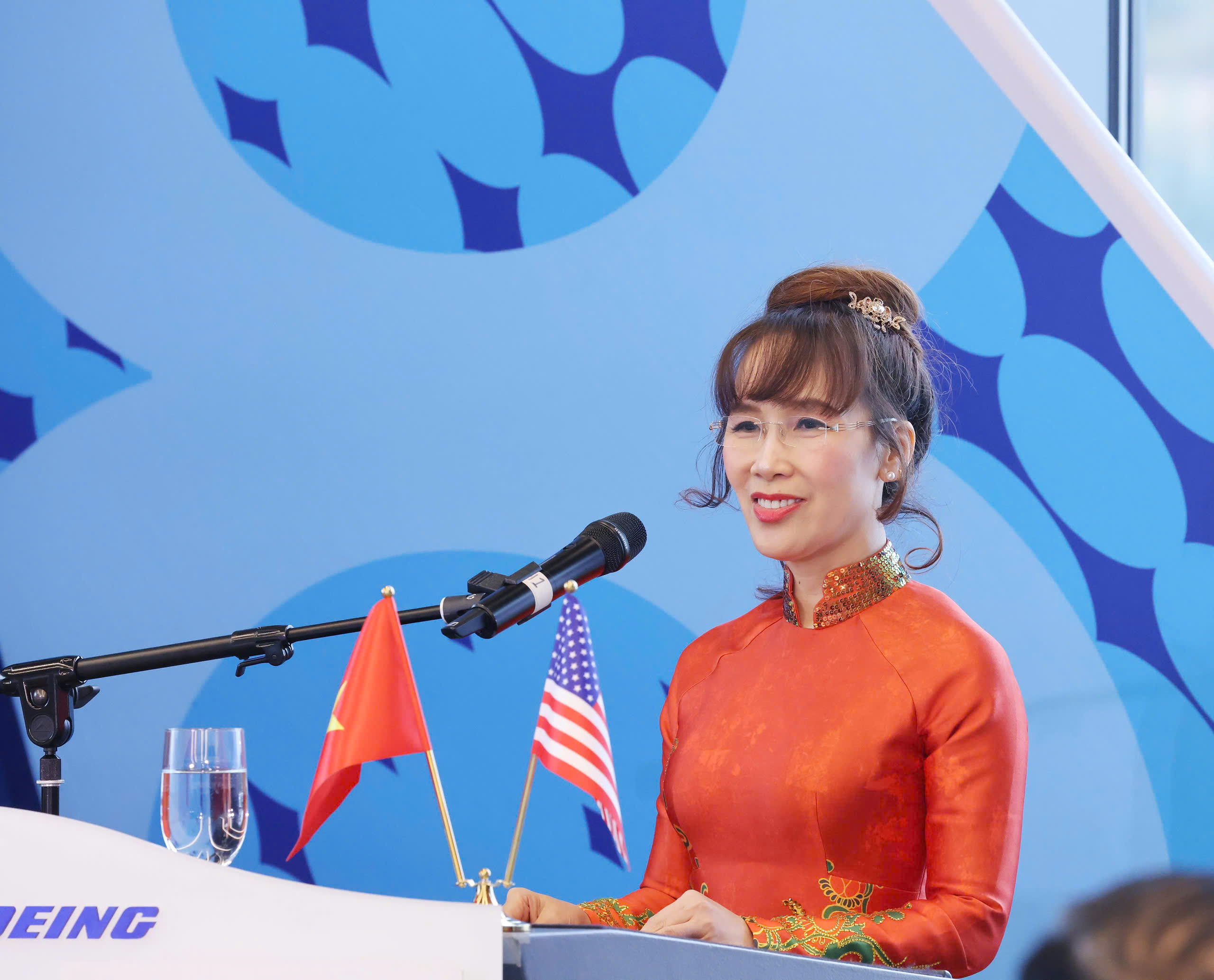 Chủ tịch nước chứng kiến Vietjet nhận bàn giao máy bay Boeing đầu tiên trong đơn hàng 200 chiếc - Ảnh 7.