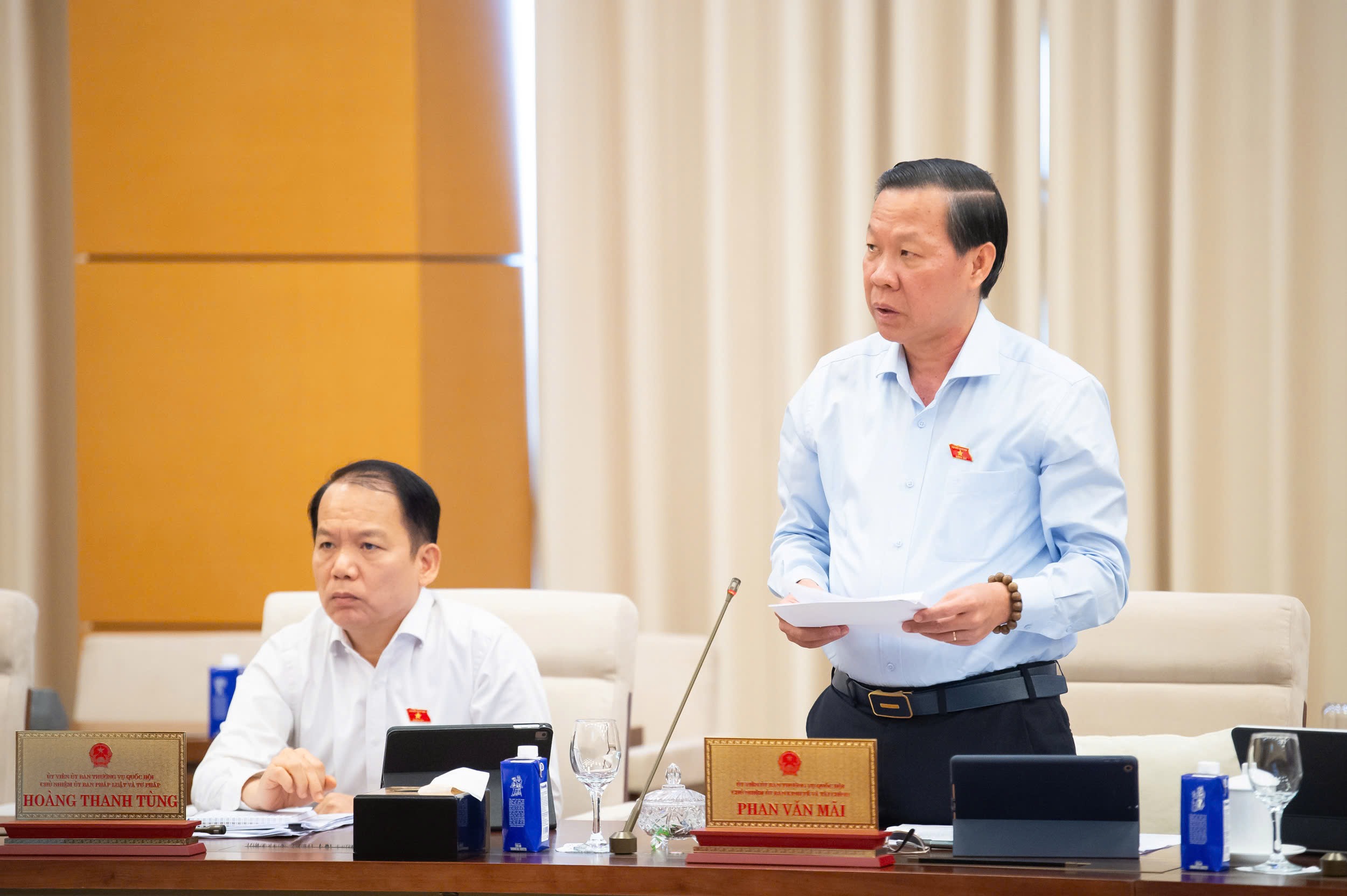 Đề xuất miễn nhiệm nếu để xảy ra lãng phí nghiêm trọng trong quản lý nhà nước - Ảnh 1.