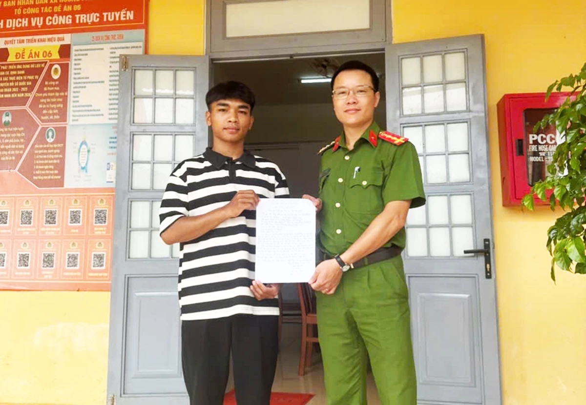 Xem phim "Mưa đỏ", ch&agrave;ng trai 18 tuổi ở Quảng Trị c&oacute; một quyết định đầy bất ngờ- Ảnh 1.