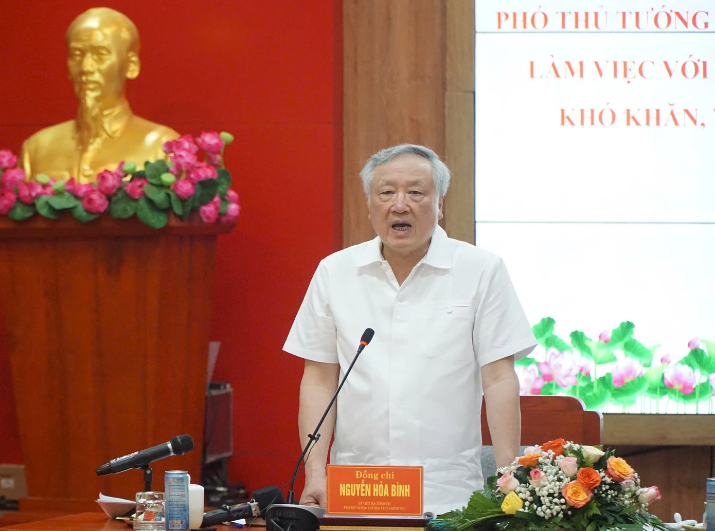 Phó Thủ tướng Nguyễn Hòa Bình chỉ đạo xử lý các dự án vướng mắc kéo dài ở Khánh Hòa- Ảnh 1.