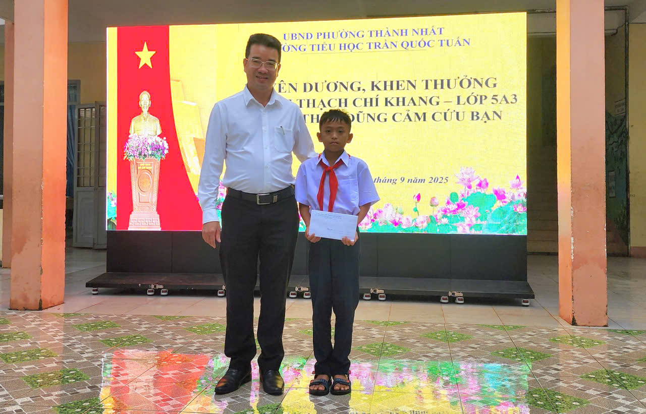 Đắk Lắk tặng Bằng khen cho Thạch Chí Khang , học sinh dũng cảm cứu bạn trong thảm án - Ảnh 2.