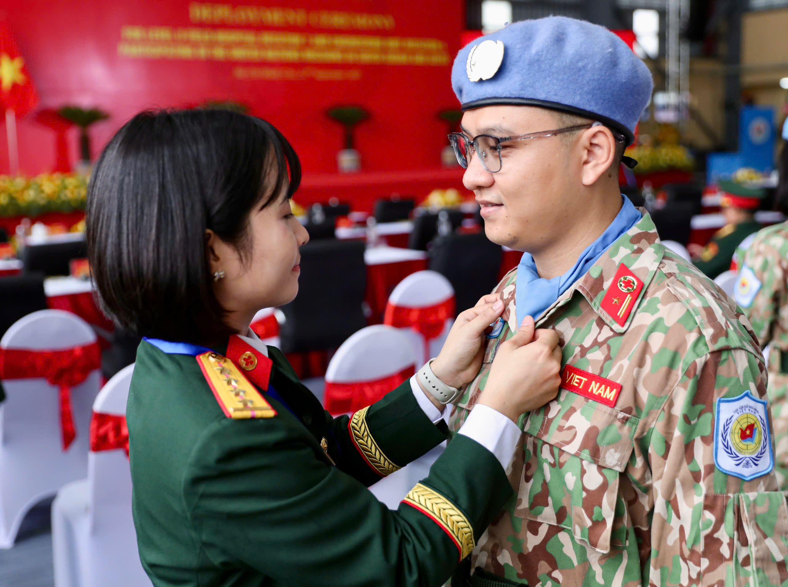 Khoảnh khắc tiễn lực lượng mũ nồi xanh sang Nam Sudan làm nhiệm vụ - Ảnh 11.