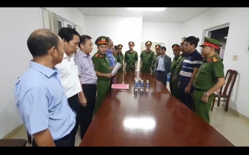 CLIP: Bắt 2 Trưởng khoa Bệnh viện Đa khoa Vùng Tây Nguyên về vụ tán sỏi