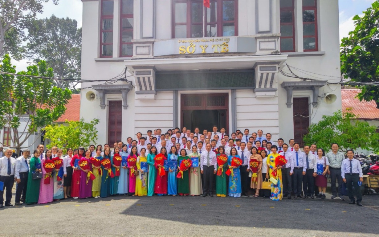 Sở Y tế TP HCM trao quyết định bổ nhiệm lãnh đạo 38 trung tâm y tế khu vực 