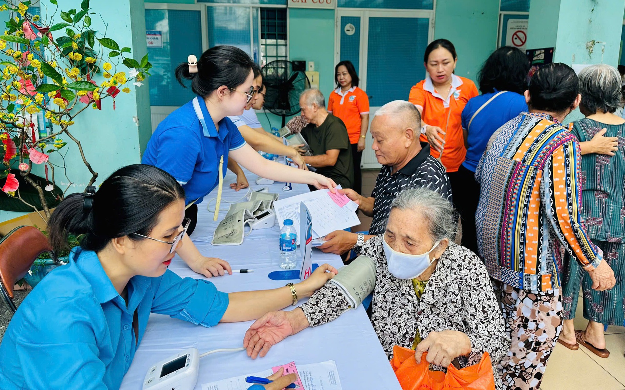 Nỗi sợ tuổi già một mình - Ảnh 3.