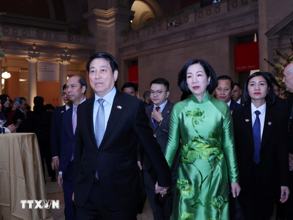 Chủ tịch nước Lương Cường chủ tr&igrave; chi&ecirc;u đ&atilde;i kỷ niệm 80 năm Quốc kh&aacute;nh Việt Nam tại Mỹ - Ảnh 3.