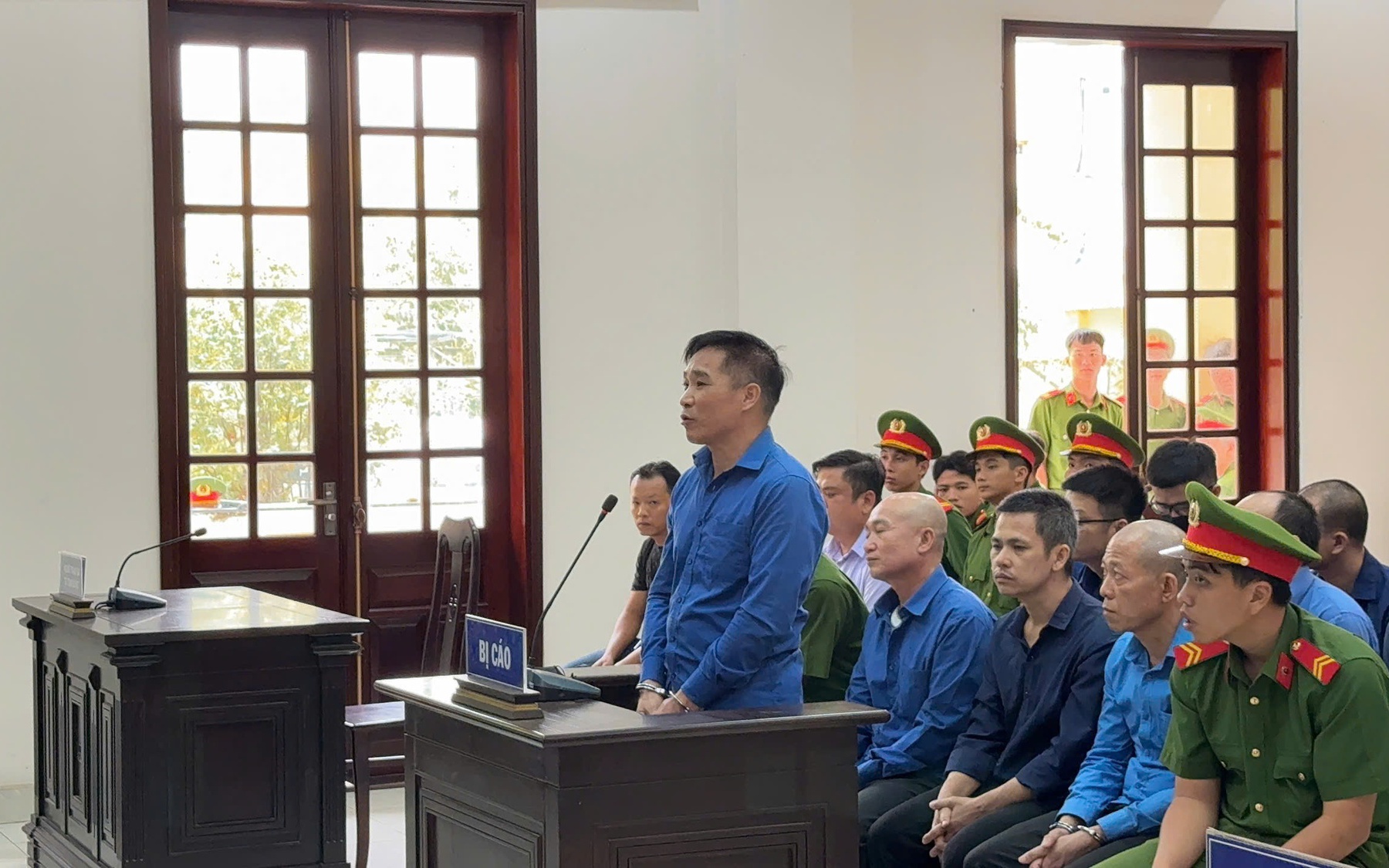 Bình “kiểm” lãnh 12 năm tù