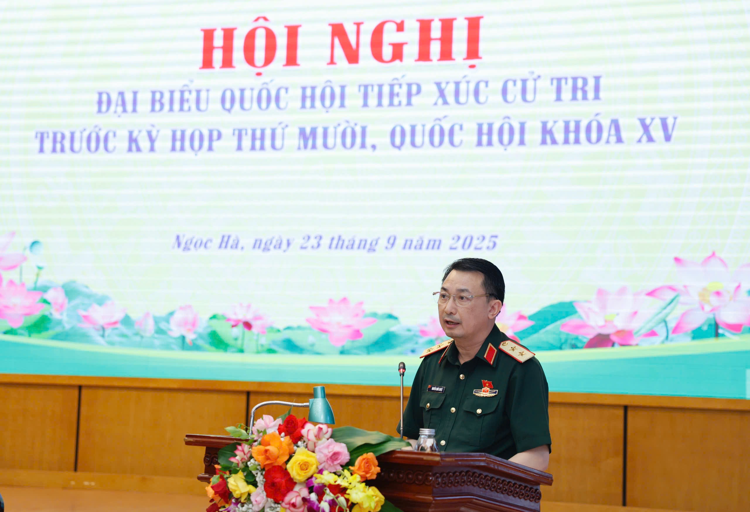Tổng B&iacute; thư T&ocirc; L&acirc;m tiếp x&uacute;c cử tri tại H&agrave; Nội trước Kỳ họp thứ 10 Quốc hội kh&oacute;a XV - Ảnh 4.