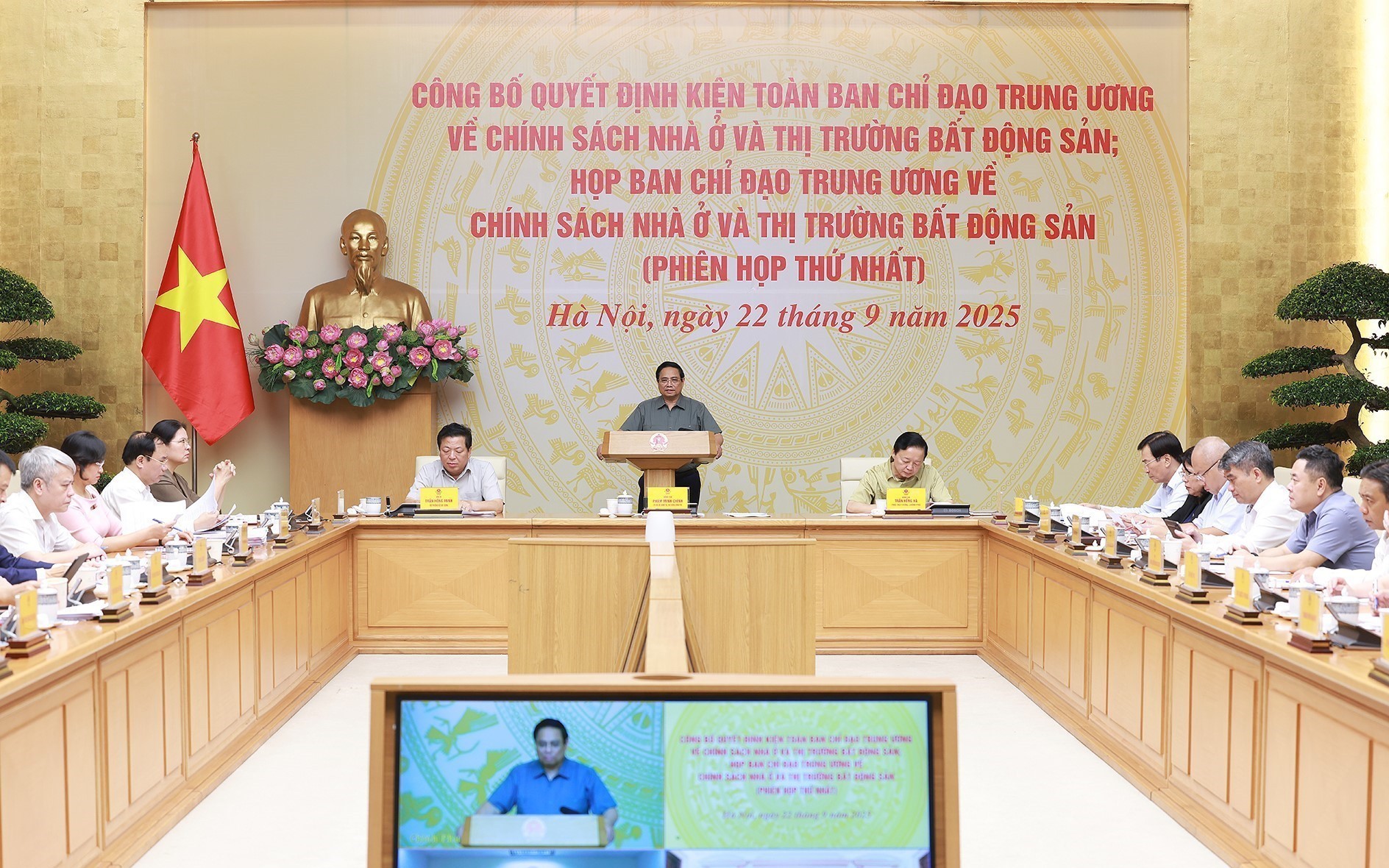 Giá nhà cao tại TP HCM: Người dân khó mua nổi bất động sản - Ảnh 1.