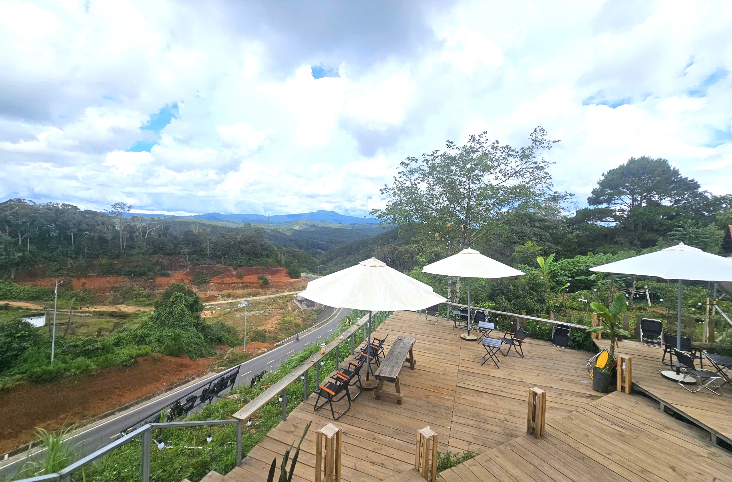 Chuyển c&ocirc;ng an điều tra l&ocirc; đất "si&ecirc;u view" ở Măng Đen đang c&oacute; chủ bị b&aacute;n đấu gi&aacute;- Ảnh 4.