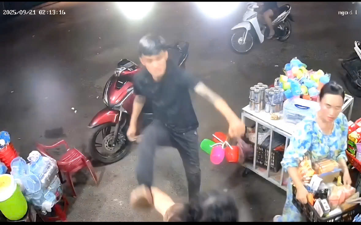 Vừa đánh thai phụ, nam thanh niên vừa nói "Biết tao là ai không?"