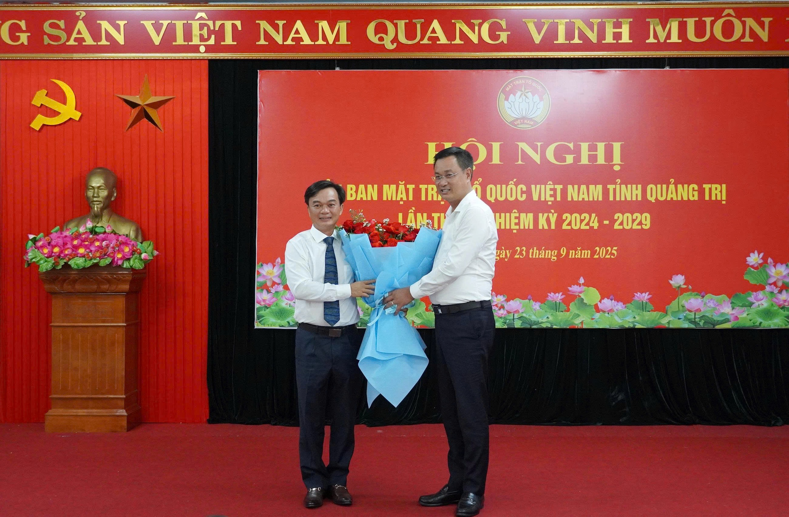 Ông Nguyễn Chiến Thắng giữ chức Chủ tịch Ủy ban MTTQ Việt Nam tỉnh Quảng Trị- Ảnh 1.