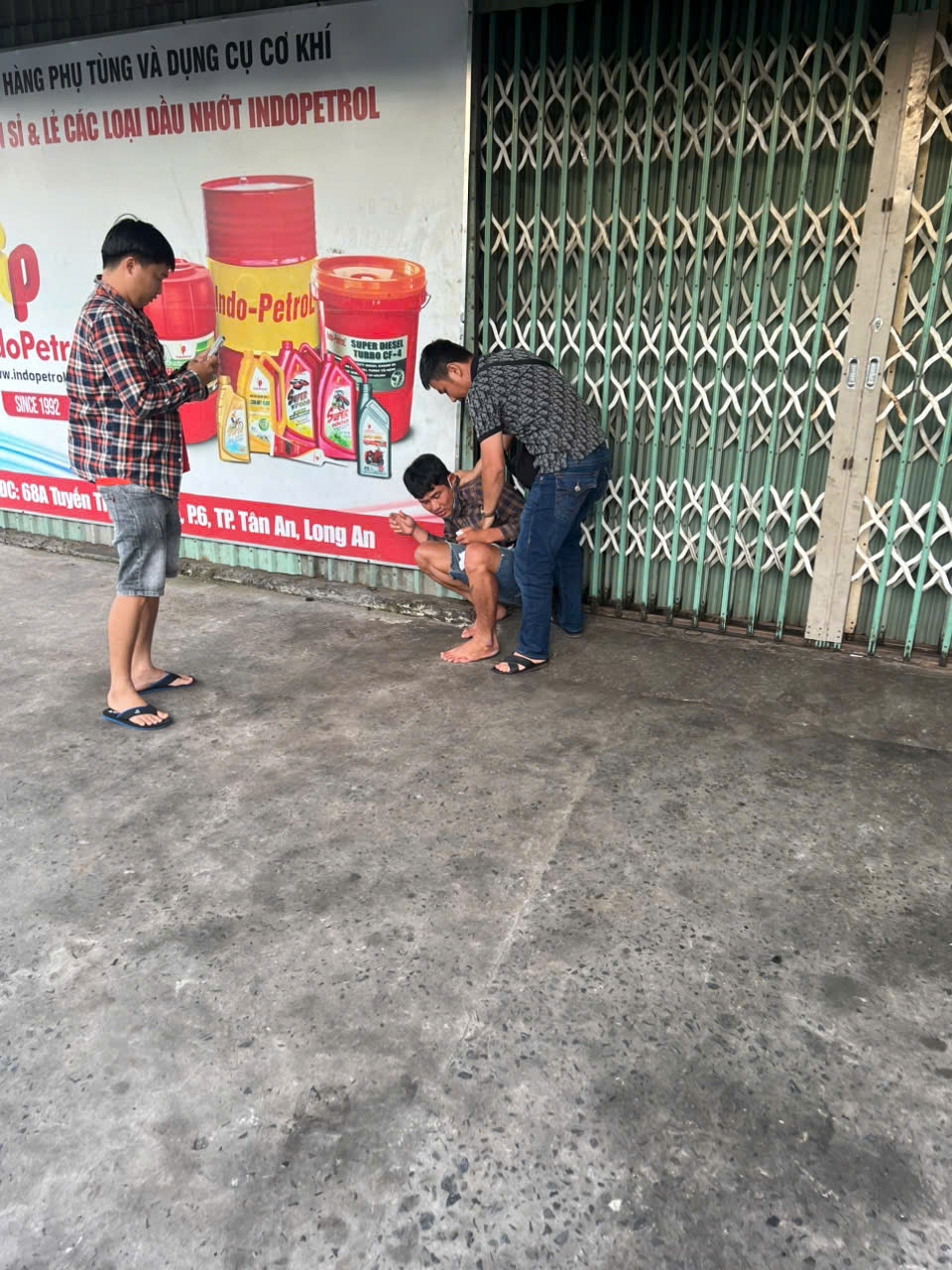 T&acirc;y Ninh: Bắt giữ nghi phạm cướp giật điện thọai của phụ nữ khuyết tật - Ảnh 1.