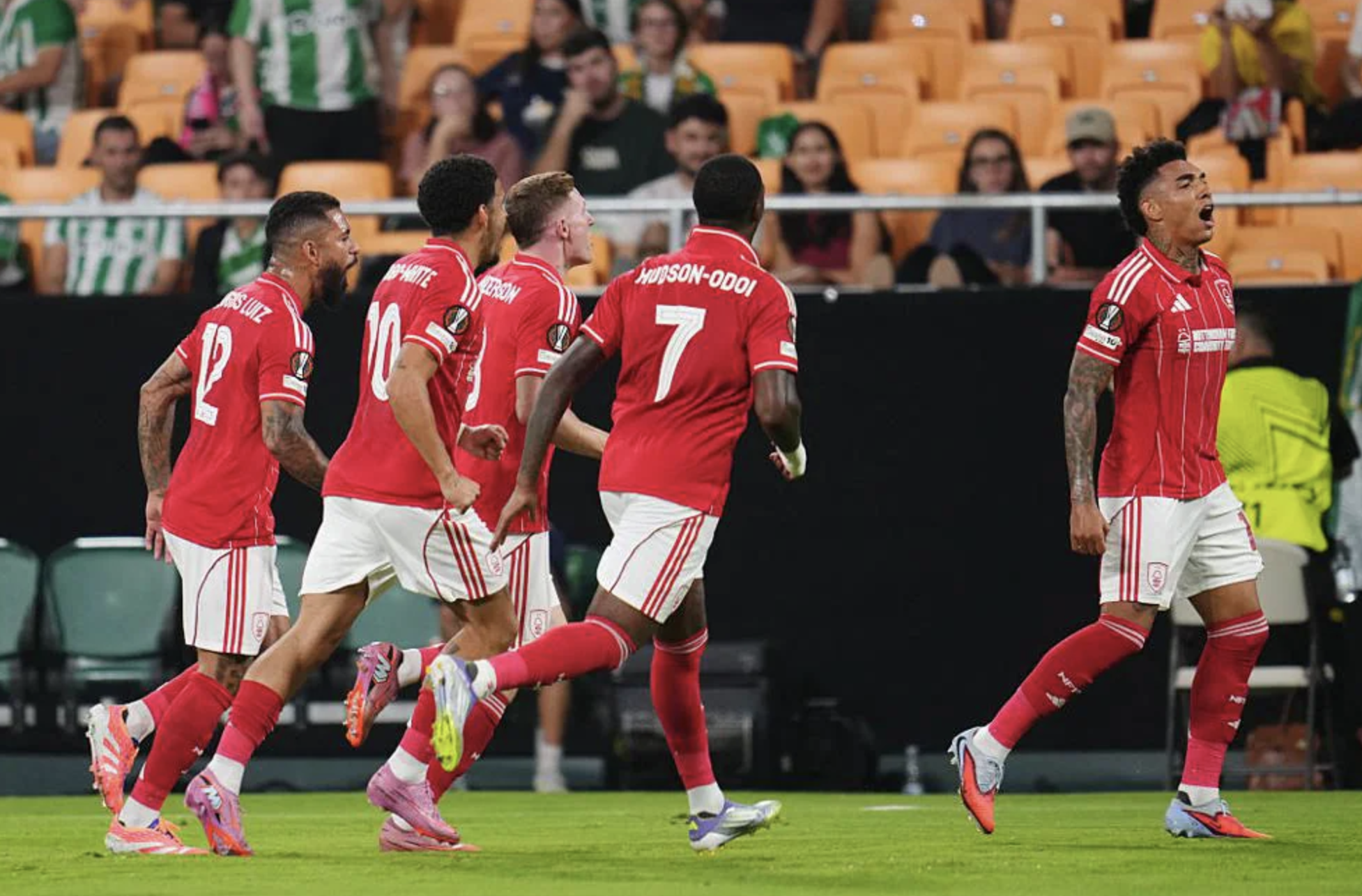 Antony chói sáng, Betis cầm chân Nottingham Forest trận mở màn Europa League- Ảnh 2.