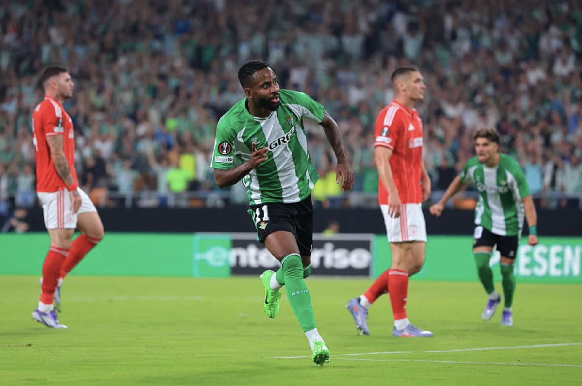 Antony chói sáng, Betis cầm chân Nottingham Forest trận mở màn Europa League- Ảnh 1.