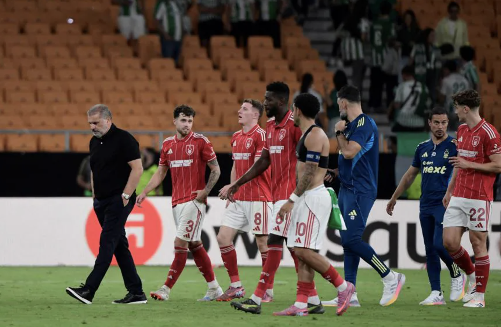 Antony chói sáng, Betis cầm chân Nottingham Forest trận mở màn Europa League- Ảnh 7.