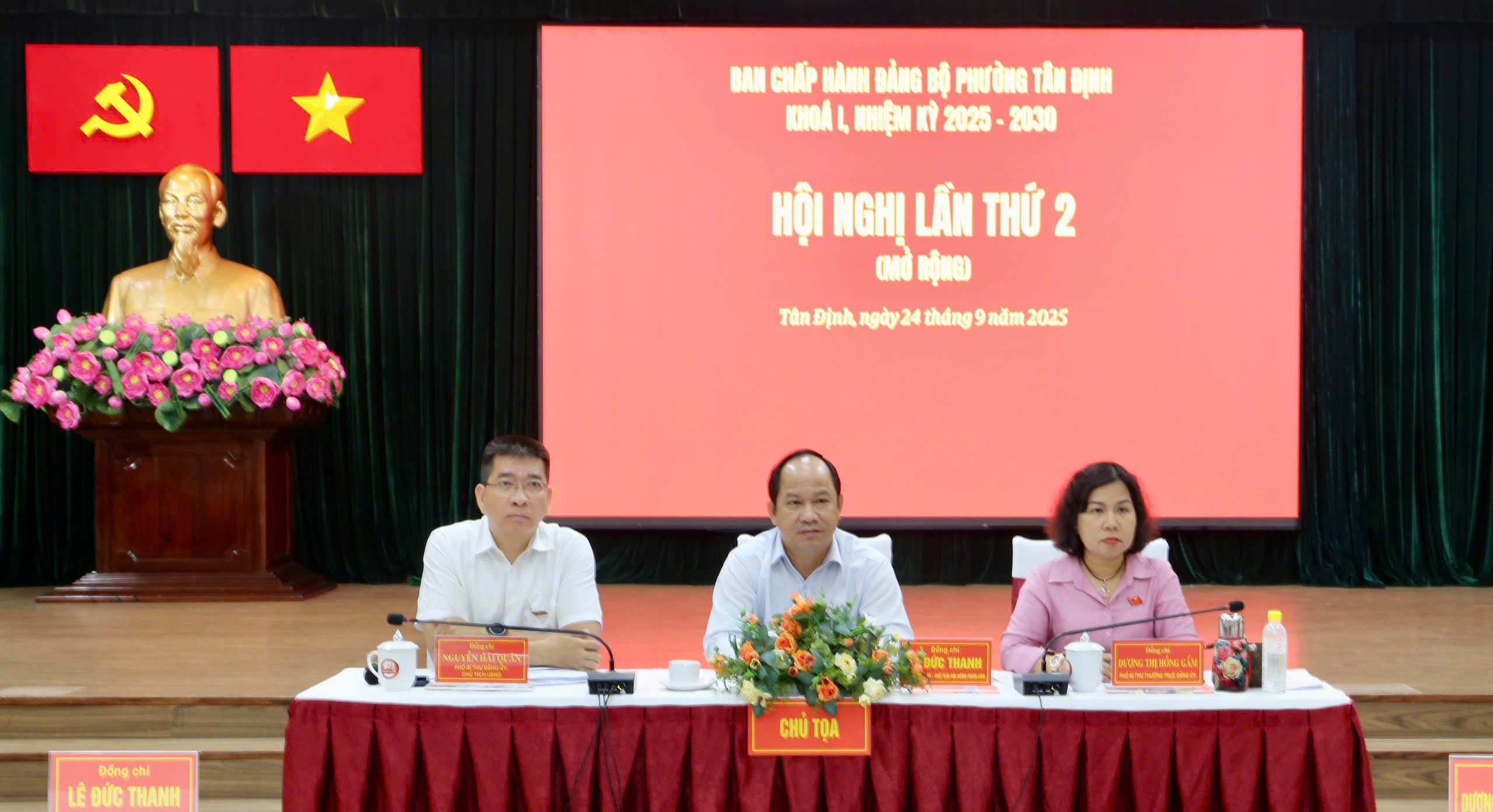 Trơn tru ngay từ đầu: Ch&iacute;nh quyền 2 cấp ở phường T&acirc;n Định tạo niềm tin lớn - Ảnh 1.