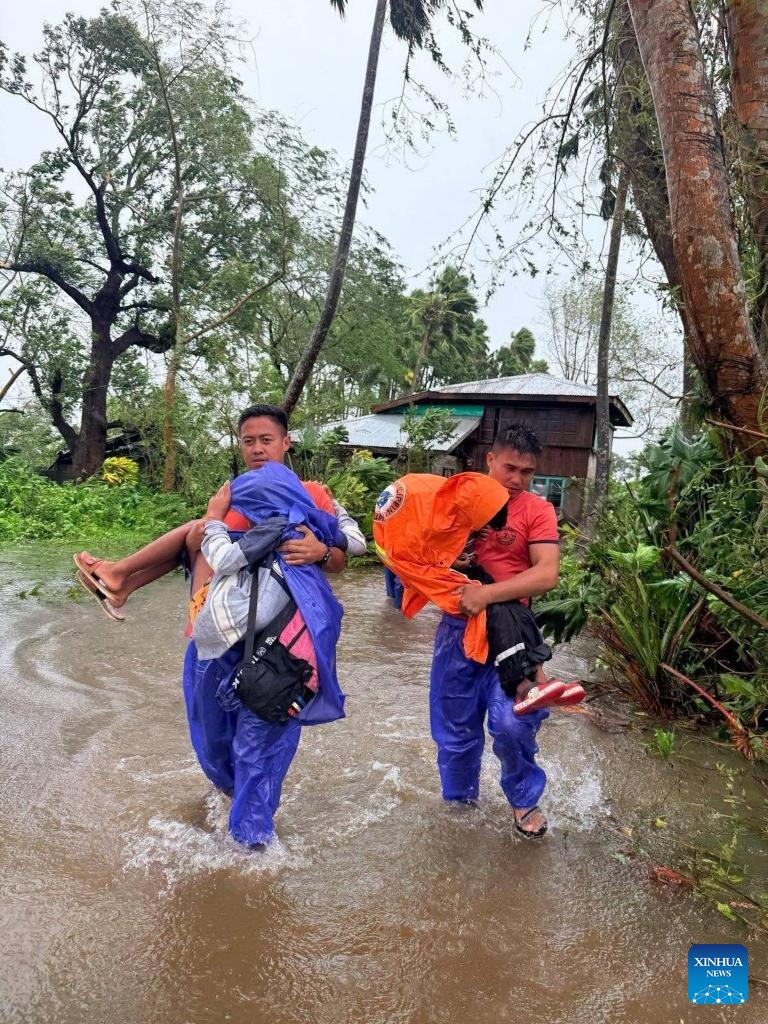 Ch&ugrave;m ảnh: T&igrave;nh h&igrave;nh Philippines, Trung Quốc dọc đường đi của si&ecirc;u b&atilde;o Ragasa - Ảnh 1.