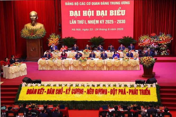 Tổng Bí thư Tô Lâm nhấn mạnh vai trò của Đảng bộ trong phòng , chống tham nhũng - Ảnh 2.