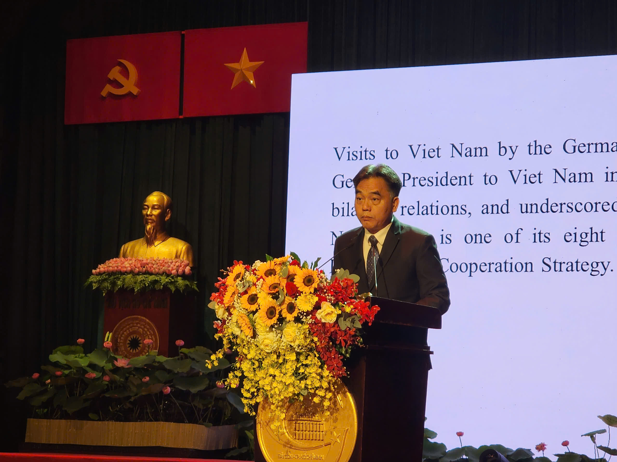 Kỷ niệm 50 năm thiết lập quan hệ ngoại giao Việt Nam - Đức- Ảnh 1.
