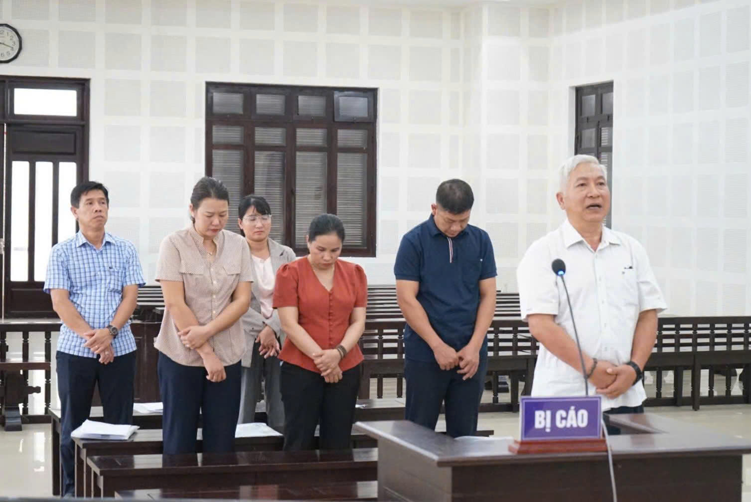 Cựu Gi&aacute;m đốc Cảng vụ H&agrave;ng hải Quảng Nam bị truy tố v&igrave; lập h&oacute;a đơn khống - Ảnh 1.