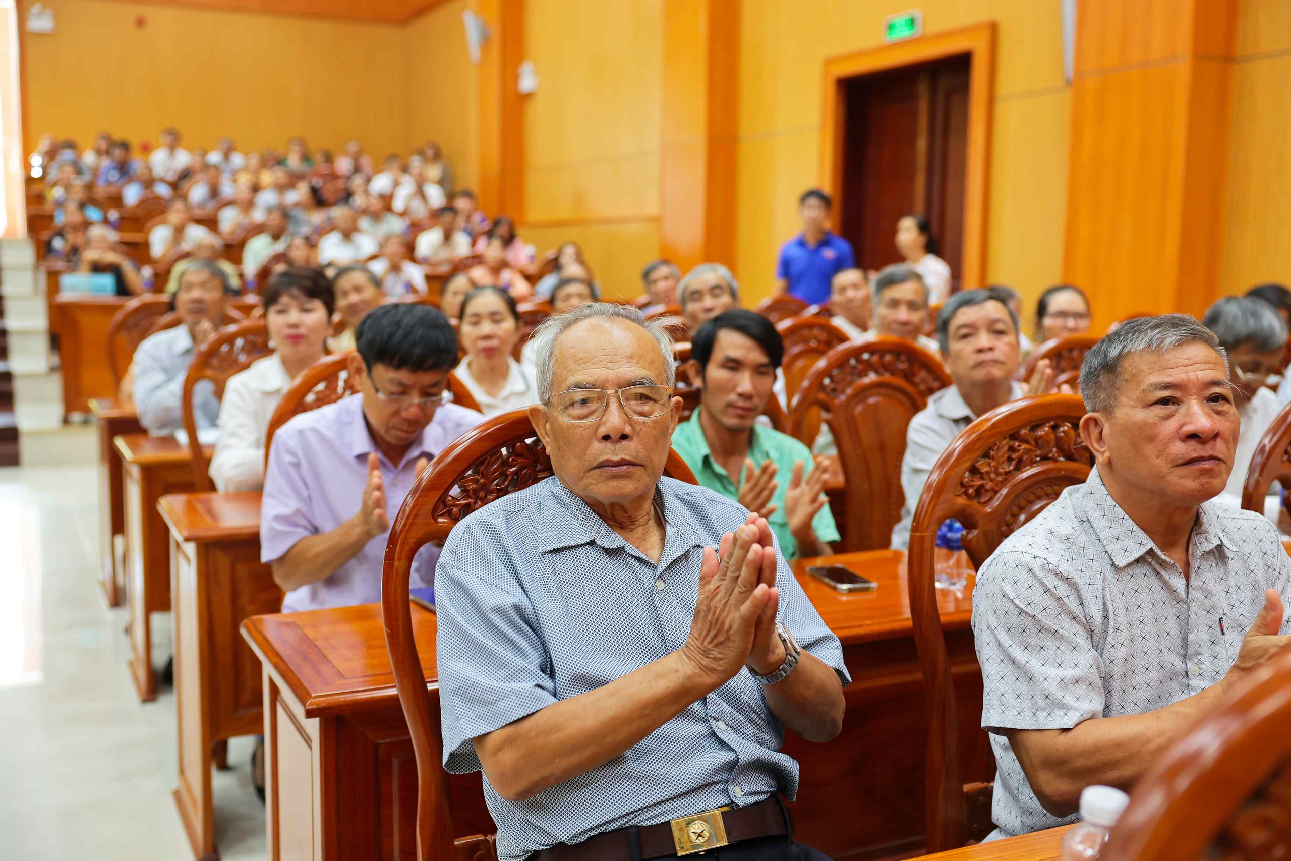 Bí thư Thành ủy TP HCM Trần Lưu Quang tiếp xúc cử tri tại phường Bà Rịa- Ảnh 2.