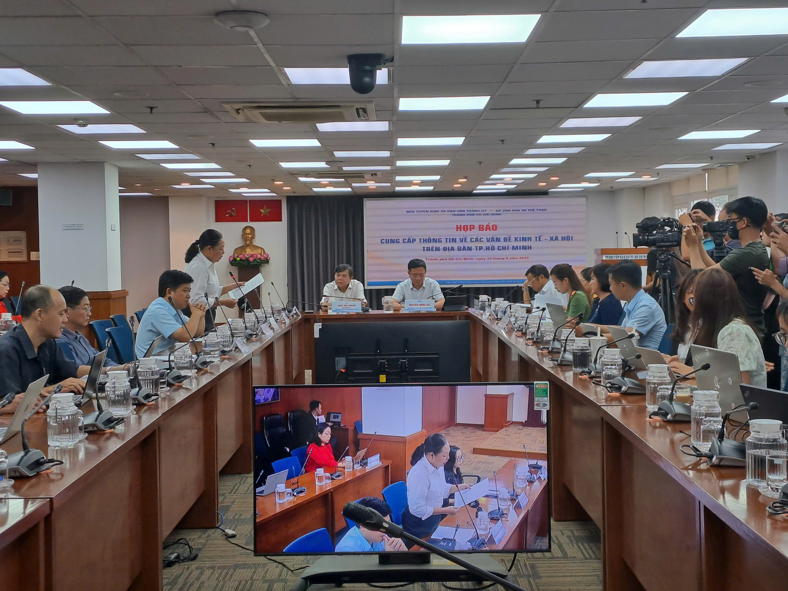 TP HCM: Lập đo&agrave;n kiểm tra c&ocirc;ng t&aacute;c thu chi đầu năm học- Ảnh 1.